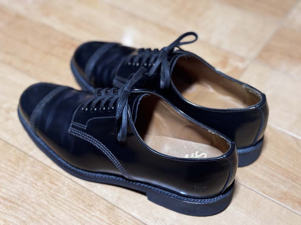 ミリタリーダービーシューズの後ろのディティール