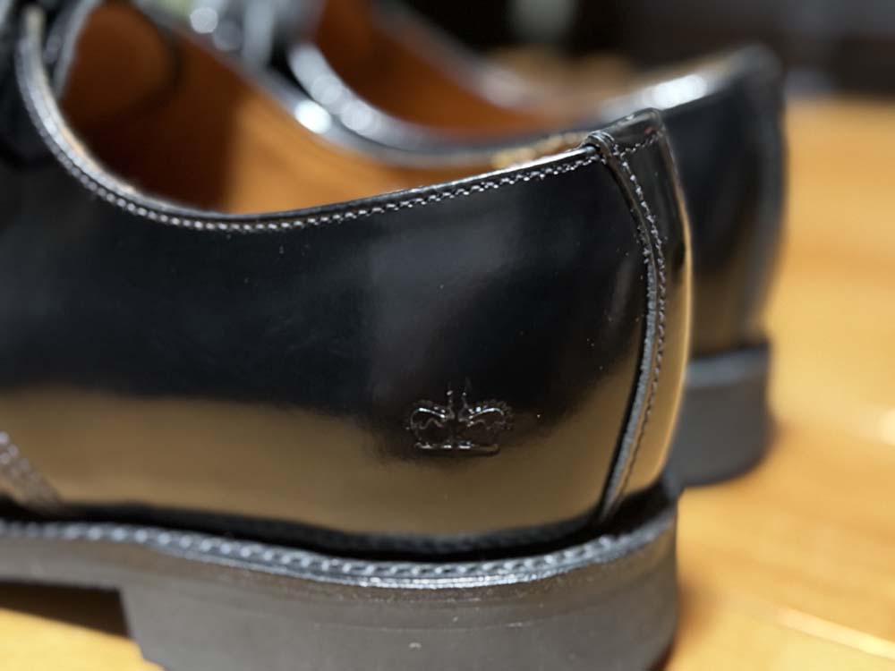 ヒールにはロイヤルワラント