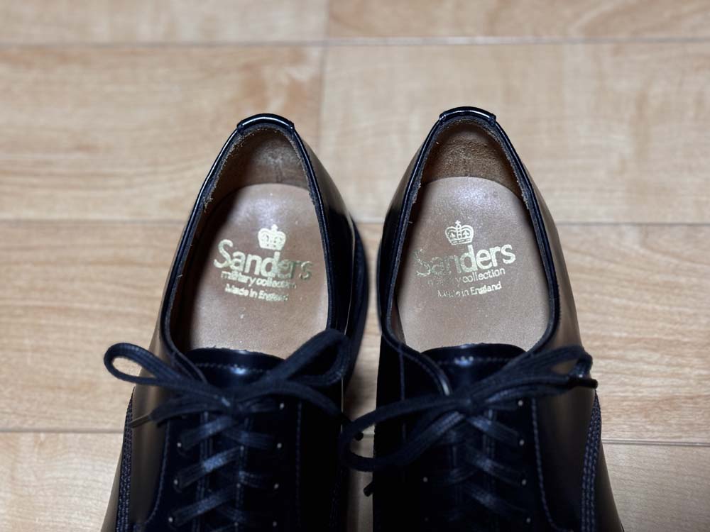 サンダース150周年記念モデルのインソールロゴの写真