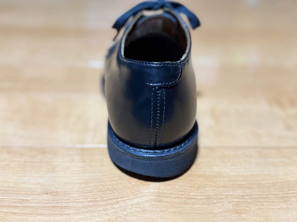 レッドウイング ポストマン 背面
デザイン比較